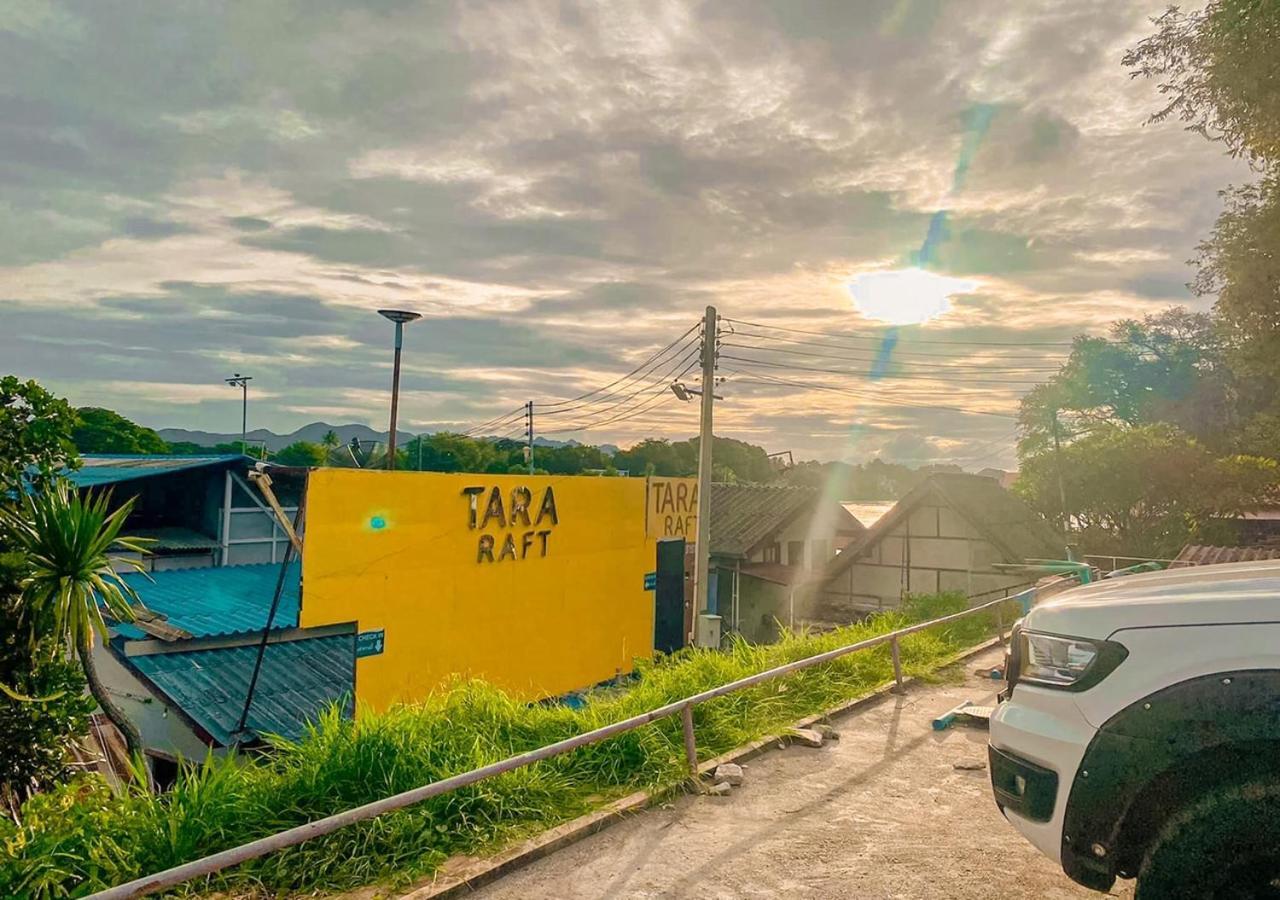 Tara Raft Hotel Kanchanaburi Exterior photo